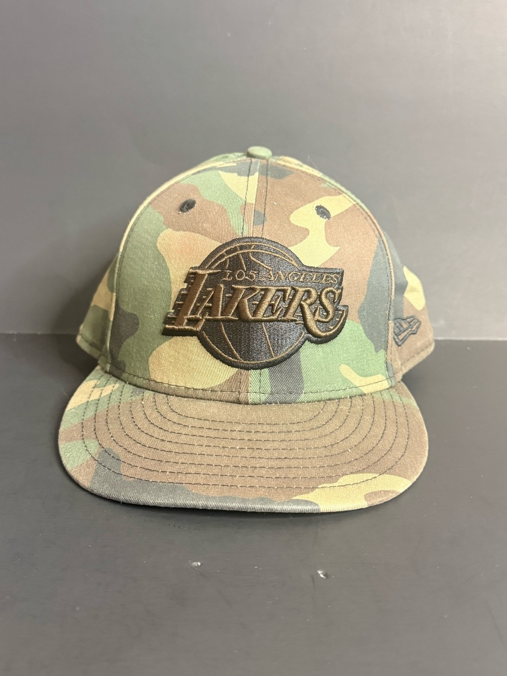 Los Angeles Lakers New Era 59FIFTY Camo Fitted Hat Size 7 1/2 NBA